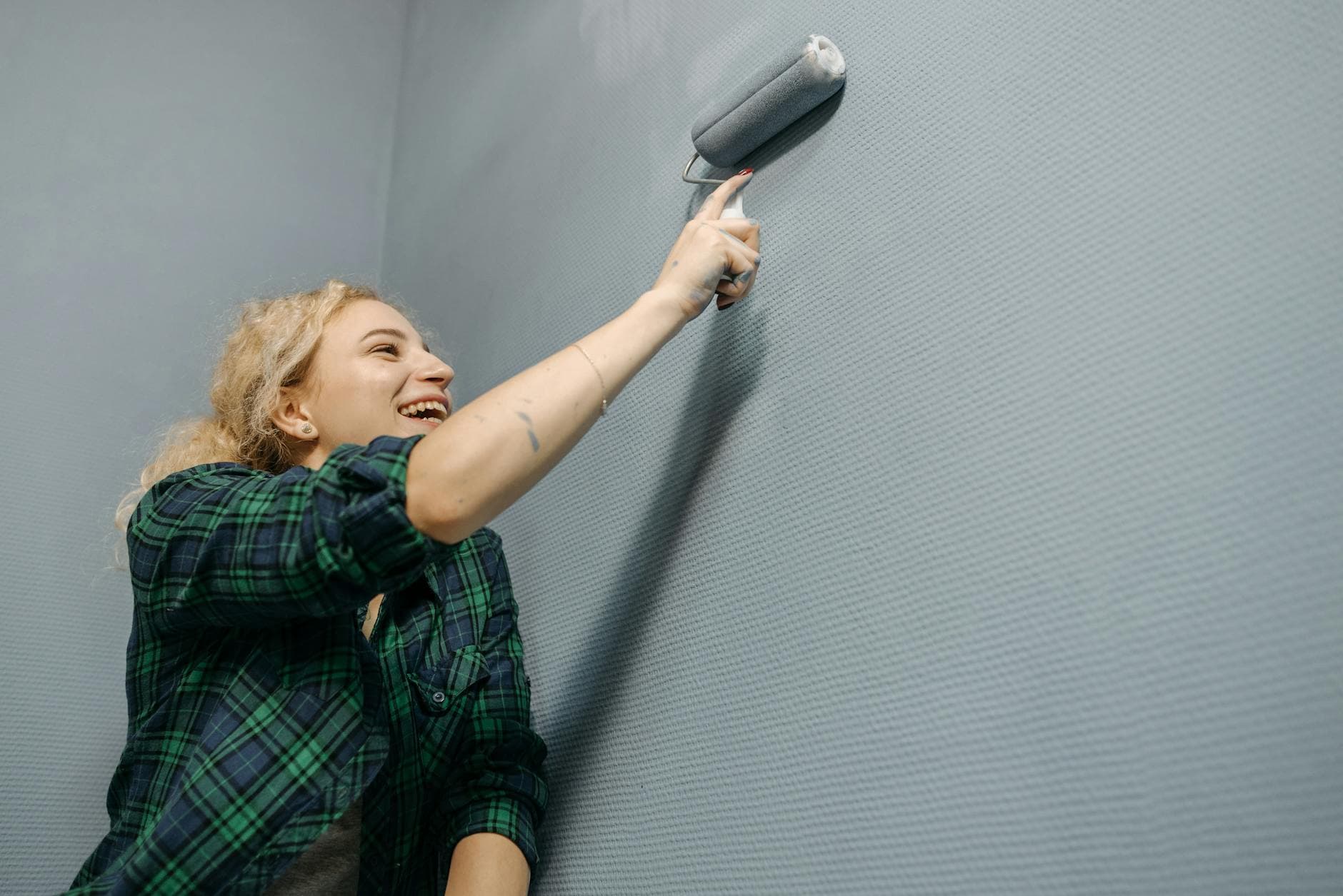 Peindre une pièce comme un pro : ordre, préparation et techniques — astuce bricolage