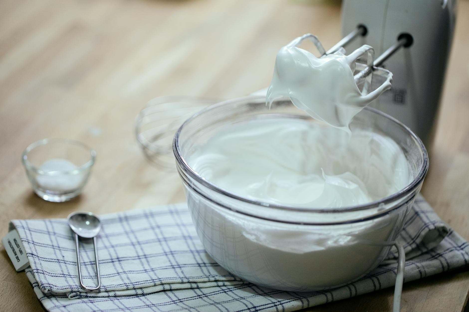 Secrets d'une crème chantilly parfaite [Facile] — astuce cuisine BonneAstuce.fr