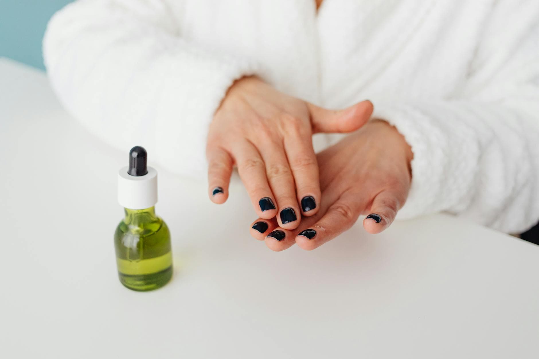 Fortifier les ongles cassants avec des huiles : protocole naturel efficace [Naturel] — astuce santé