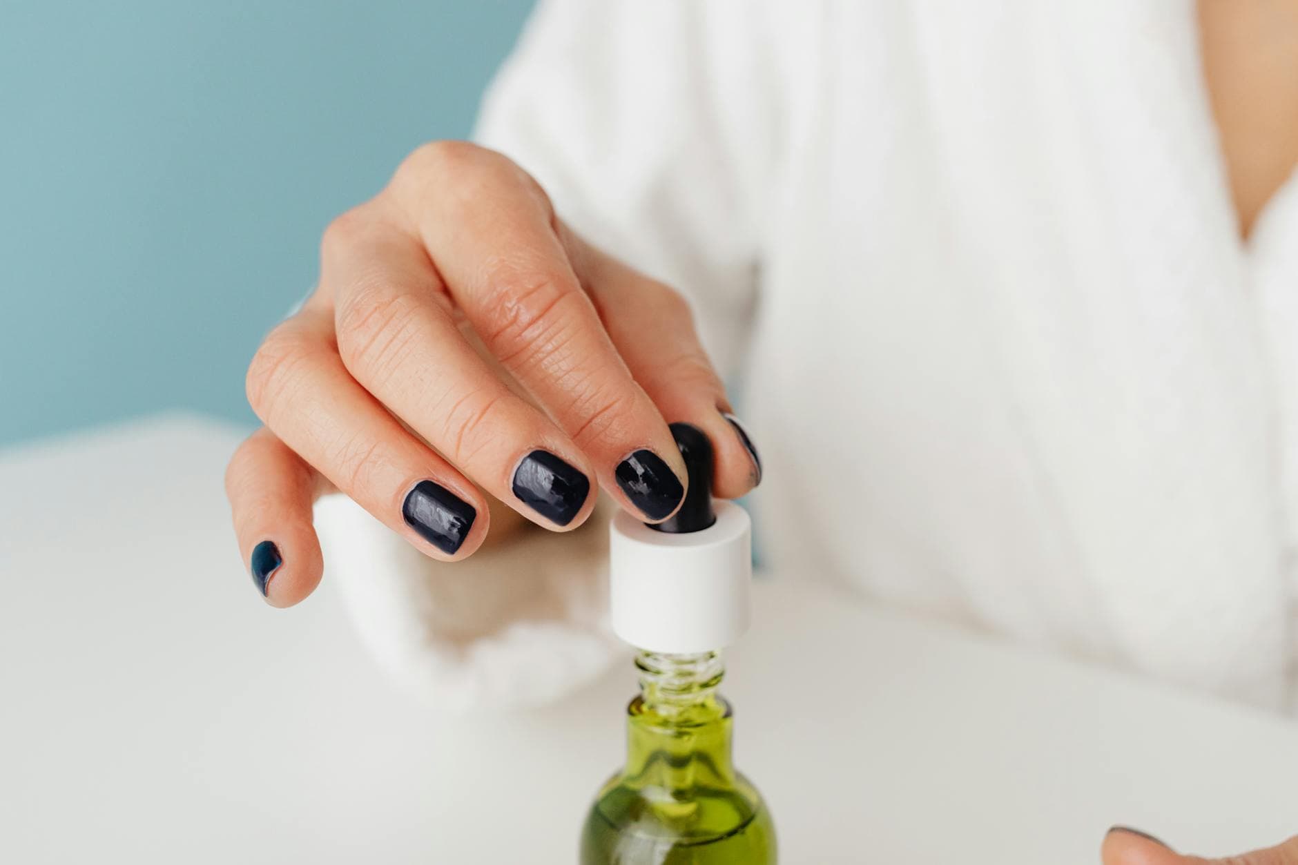 Fortifier les ongles mous et cassants avec des huiles naturelles [Naturel] — astuce santé BonneAstuce.fr