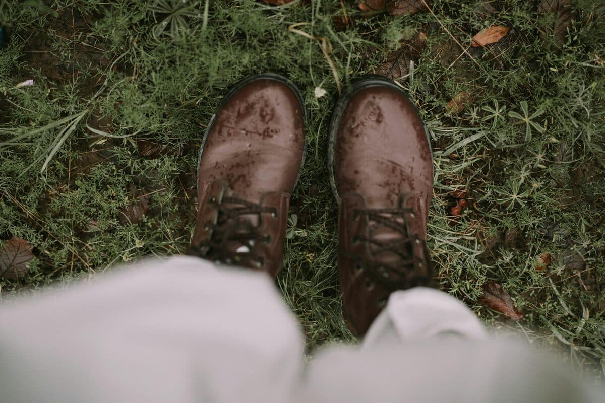 Imperméabiliser des chaussures avec la cire : guide complet pour toutes matières [Facile] — astuce bricolage