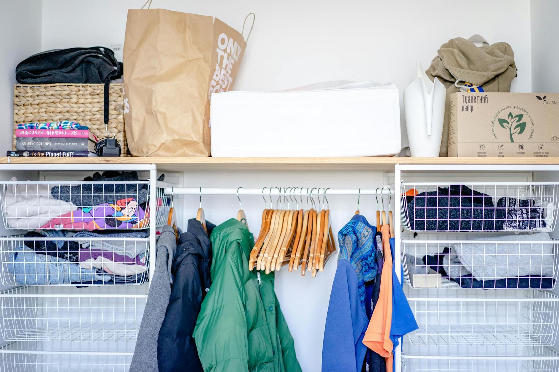 Comment ranger son armoire à vêtements efficacement [Astuce] — astuce organisation