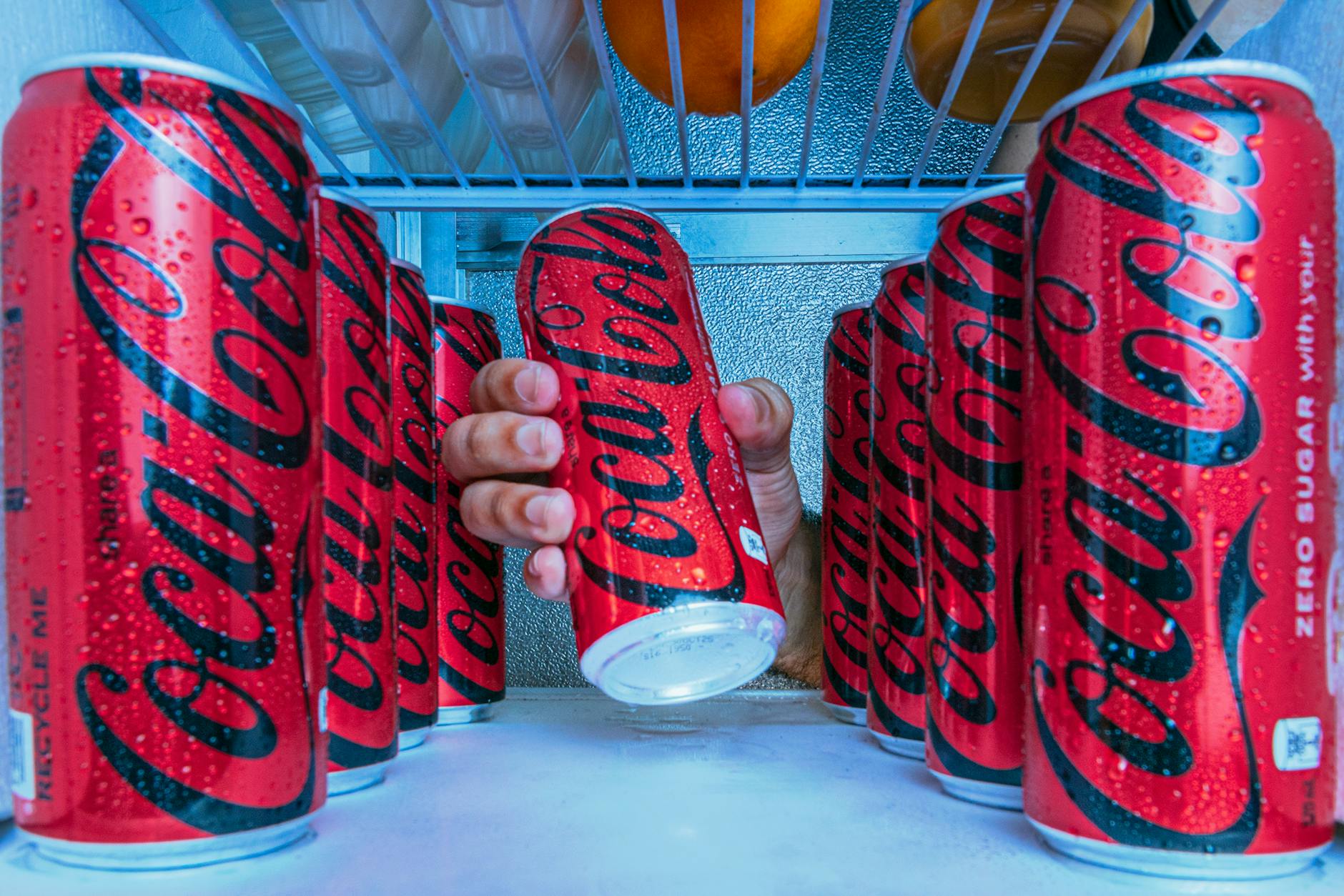 Éliminer les mauvaises odeurs du réfrigérateur : astuces naturelles [Astuce]