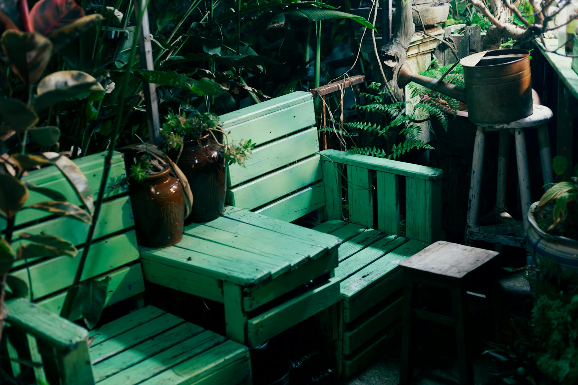 Créer un meuble en bois de palette : guide complet de A à Z [Facile]