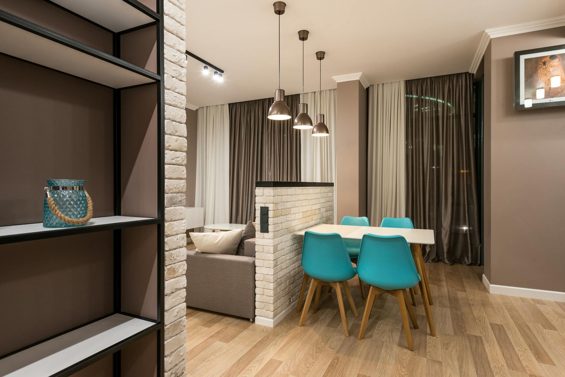 Créer une séparation de pièce avec une étagère bibliothèque [Facile]