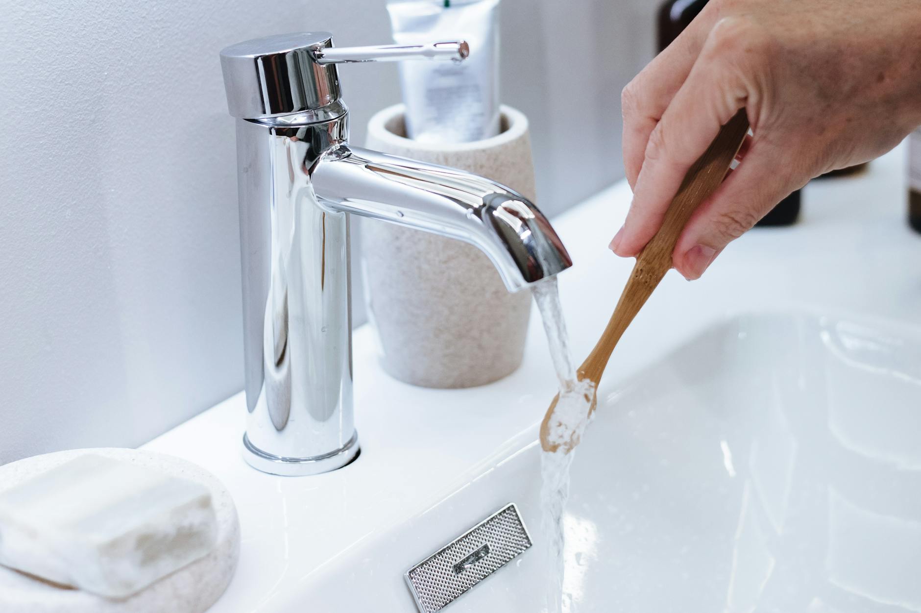 Économiser l'eau à la maison au quotidien [Astuce]