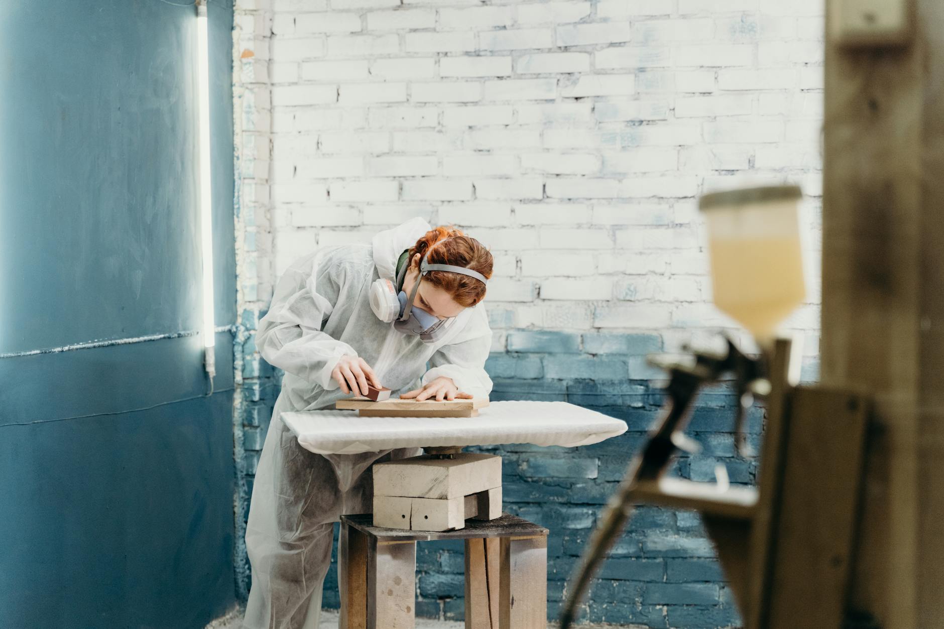 Peindre un meuble sans ponçage — technique apprêt adhérent [Facile]