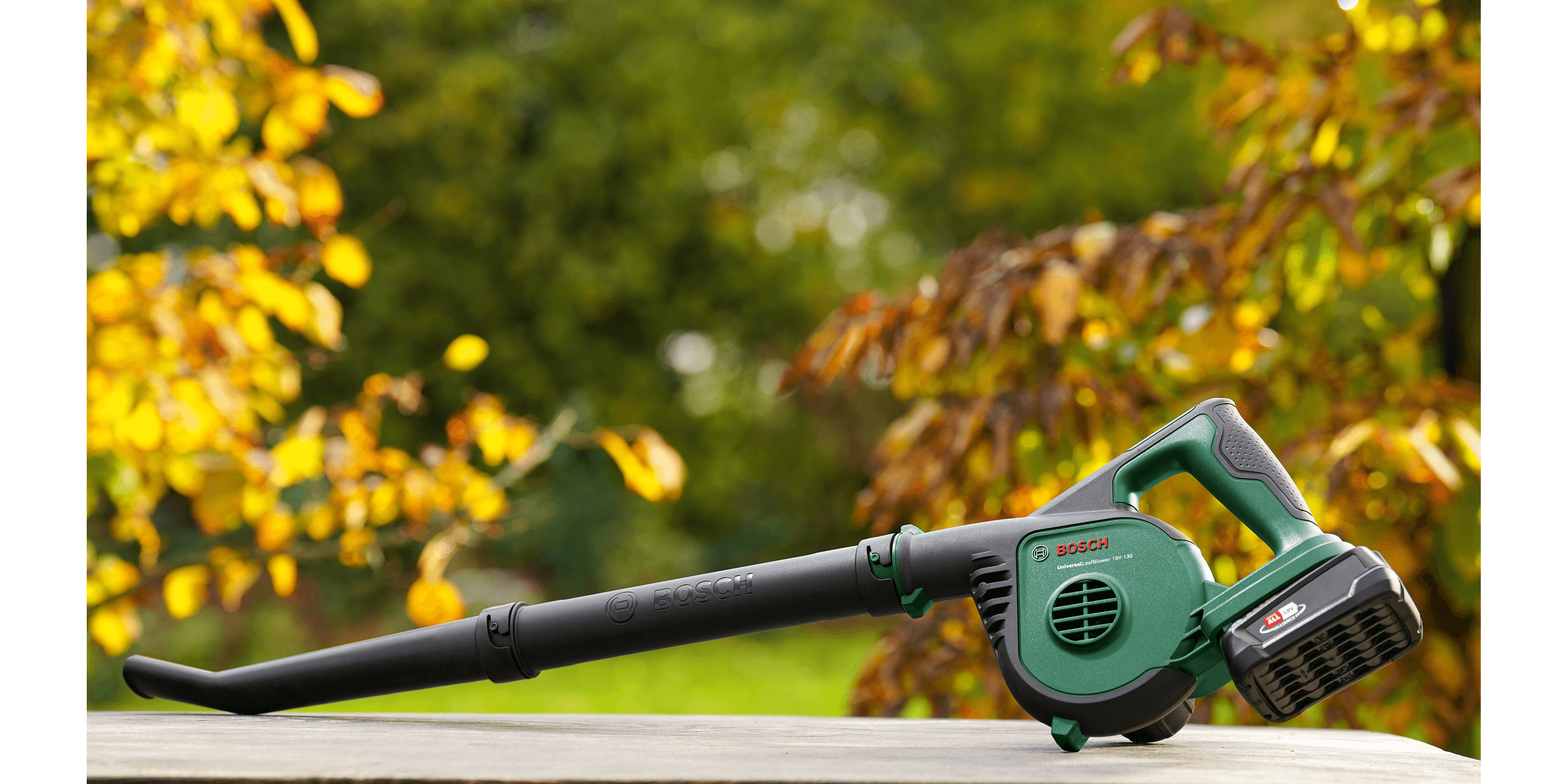 Bosch UniversalLeafBlower 900