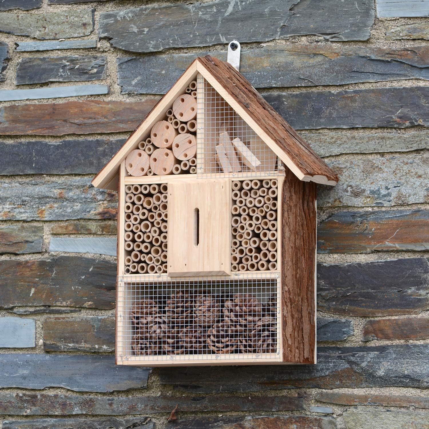 Hôtel à insectes en bois
